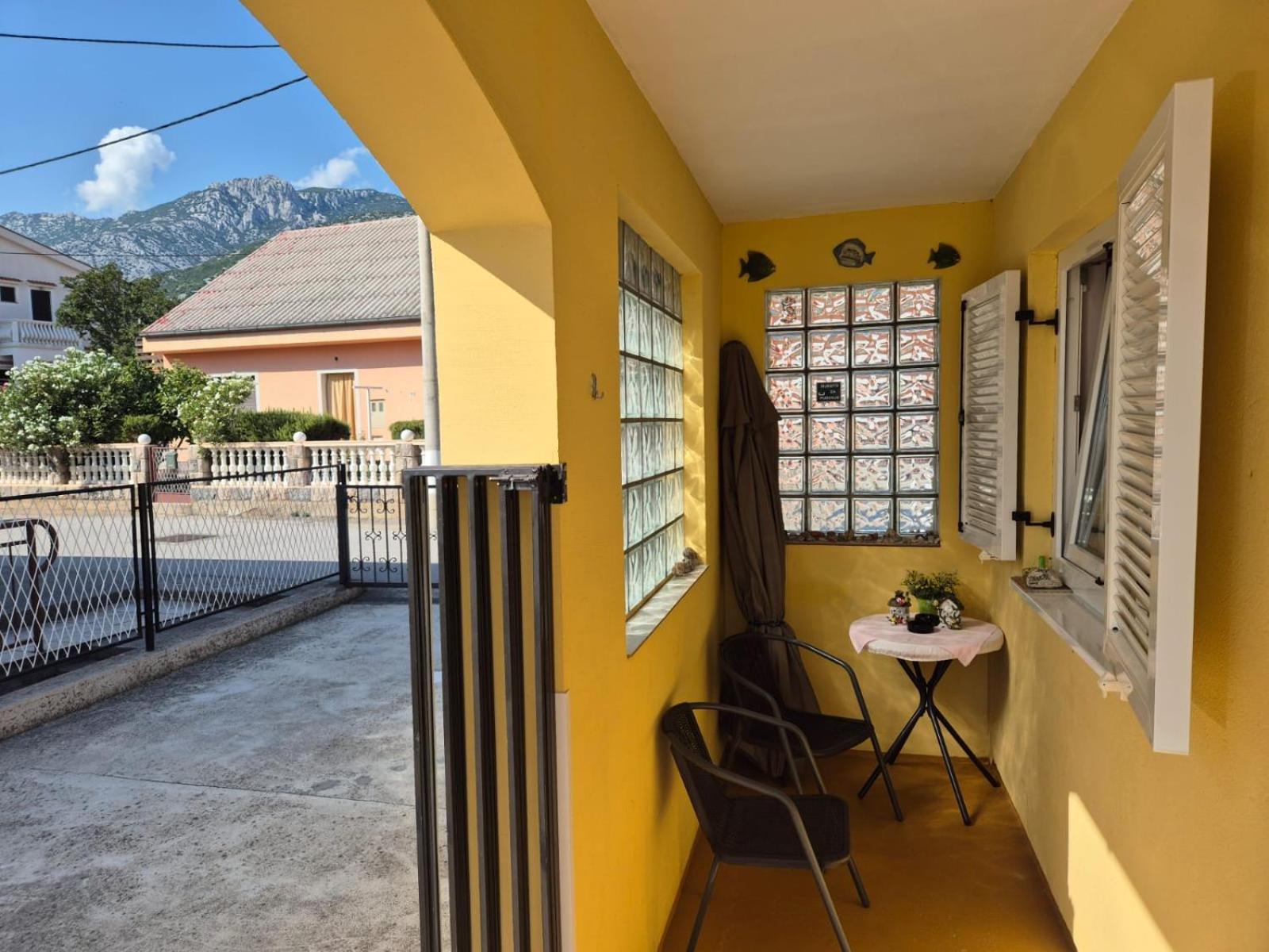Apartman Davorka Karlobag Exterior photo